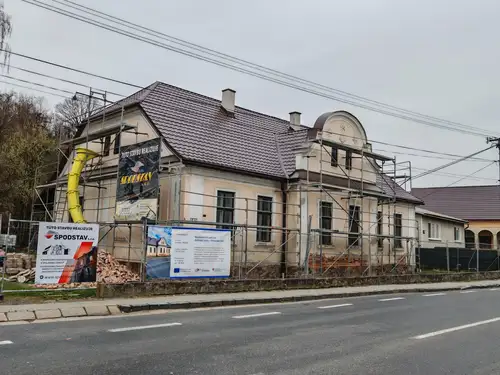 Rekonštrukcia evanjelickej fary na návštevnícke centrum Gotickej cesty